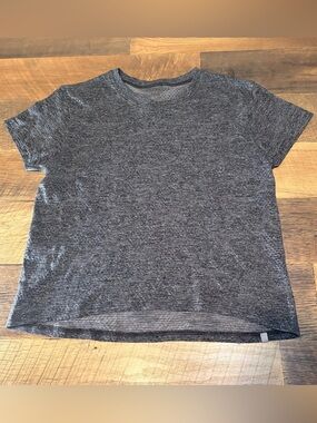 Lululemon swiftly breathe relaxed tshirt size 6 grey & black excellent condition